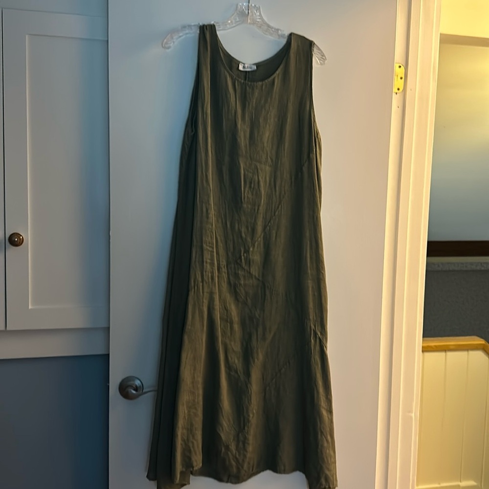 High quality linen dress and matc jacket, fits size medium.